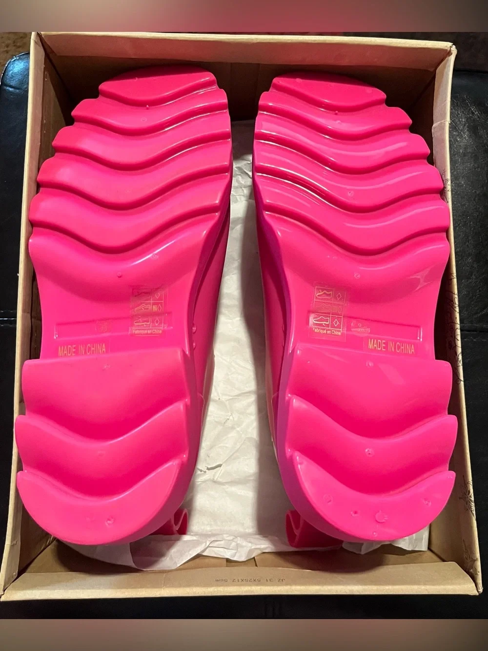 FREE PEOPLE HIGH STREET RAIN BOOT DRAGON FRUIT SIZE 9